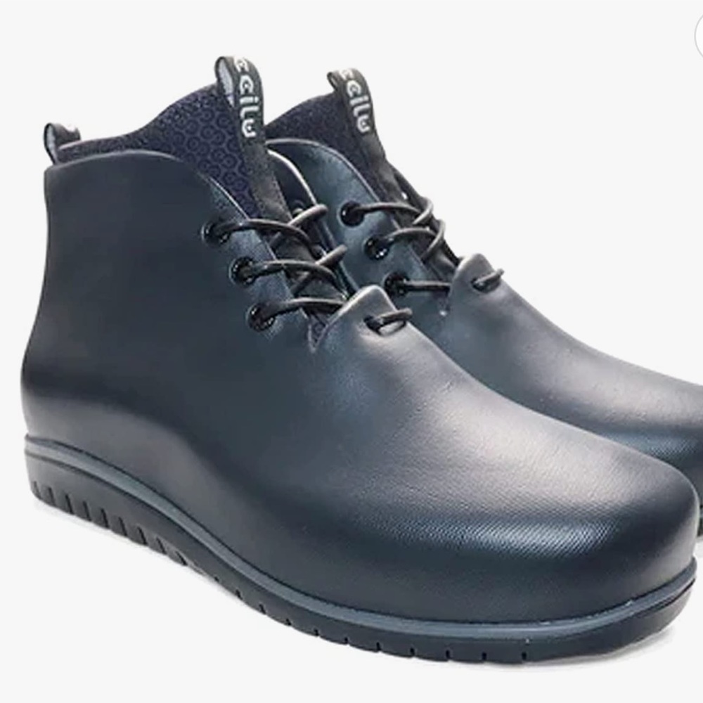 Waterproof 💦 CCilu Panto/Paolo Ankle BOOTS in black. Size 7 Men’s. New!